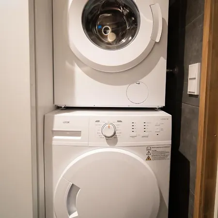 Black Work Levi Ahde Alpstuga Kittilä