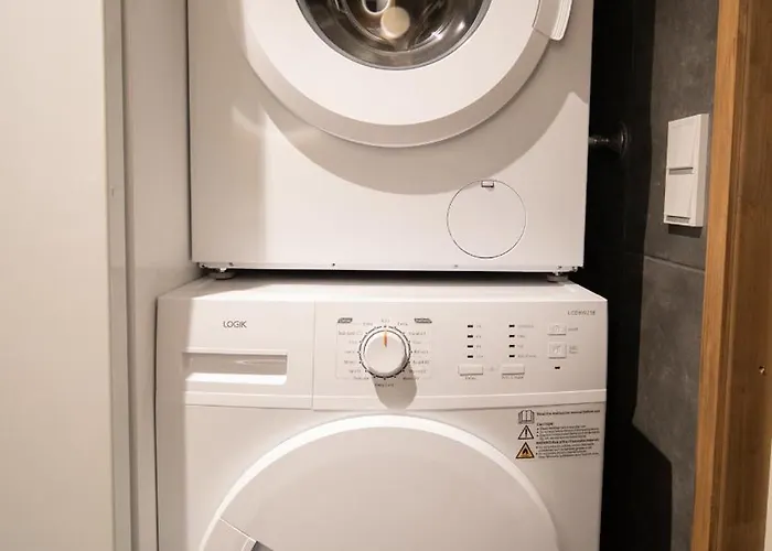 Black Work Levi Ahde Chalet Kittilä